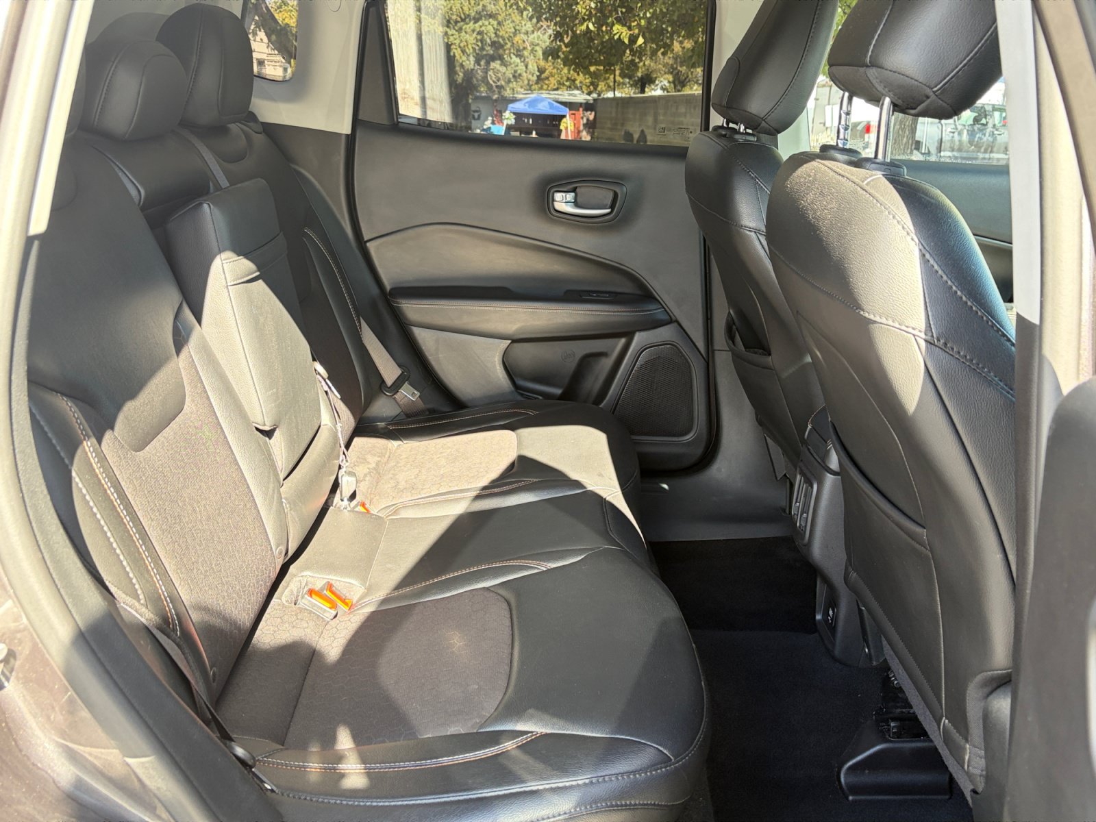 Used 2018 Jeep Compass Latitude AWD/4WD image 16