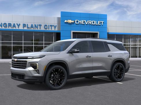 New 2026 Chevrolet Traverse LT w/ Driver Confidence Package FWD image 2