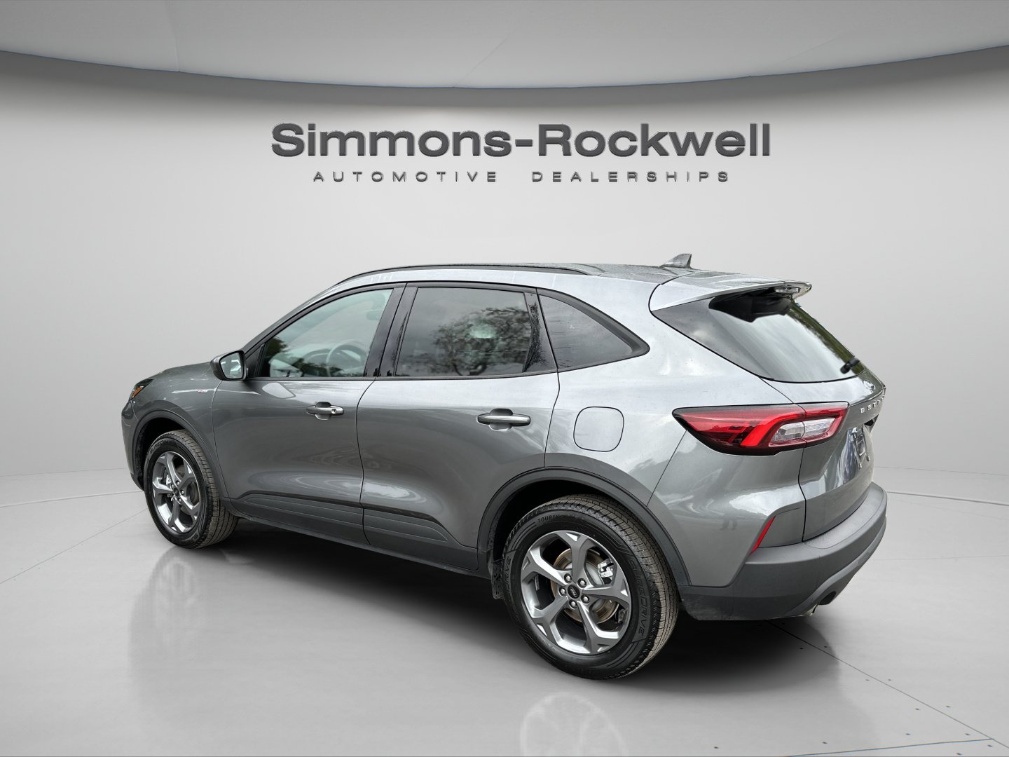 Used 2025 Ford Escape ST-Line Select AWD/4WD image 3