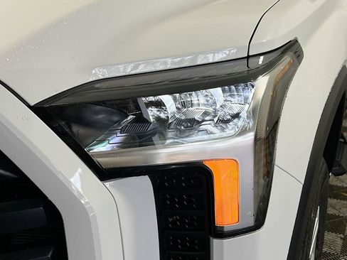 Used 2025 Toyota Tundra SR5 AWD/4WD image 9