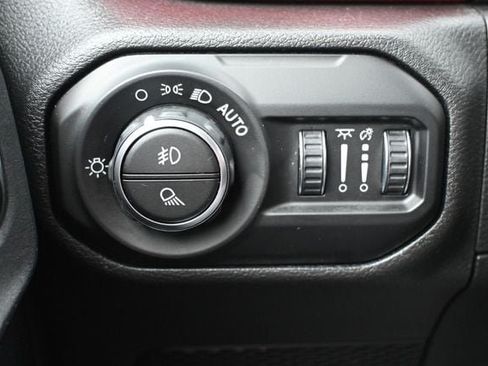 Used 2021 Jeep Gladiator Rubicon w/ Cold Weather Group AWD/4WD image 38