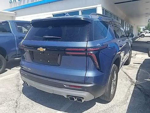 Certified 2025 Chevrolet Traverse LT w/ Driver Confidence Package AWD/4WD image 13