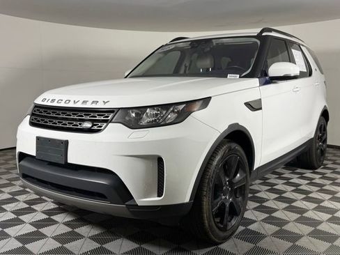 Used 2018 Land Rover Discovery SE AWD/4WD image 2