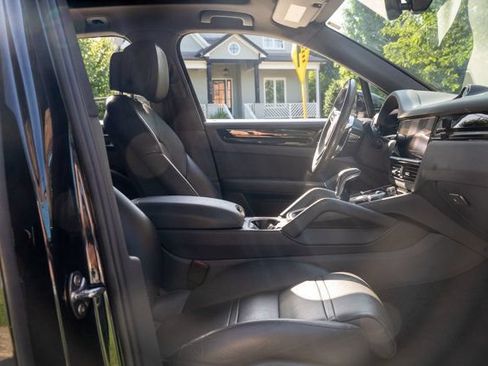 Used 2020 Porsche Cayenne w/ Premium Package AWD/4WD image 43