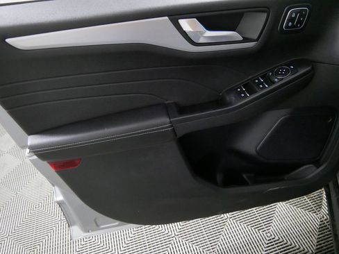 Used 2024 Ford Escape Platinum image 12