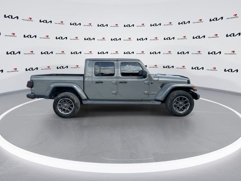 Used 2021 Jeep Gladiator Overland AWD/4WD image 9