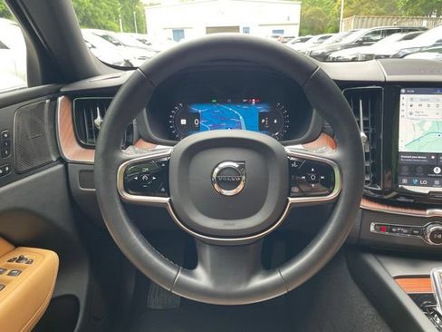 Certified 2023 Volvo XC60 B6 Ultimate w/ Climate Package AWD/4WD image 19