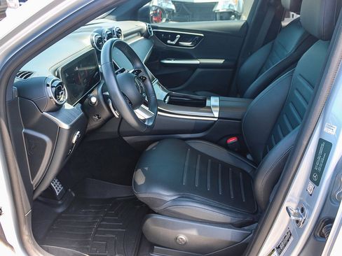 Used 2024 Mercedes-Benz GLC 300 4MATIC image 19