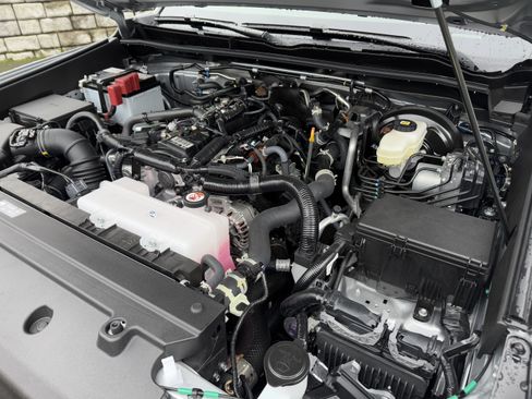 Certified 2025 Toyota 4Runner SR5 image 38