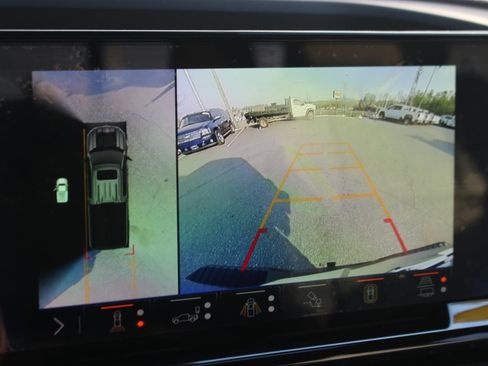 Used 2025 Chevrolet Silverado 1500 ZR2 w/ Technology Package image 25