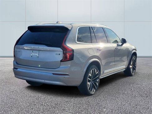 Certified 2025 Volvo XC90 B5 Plus image 4