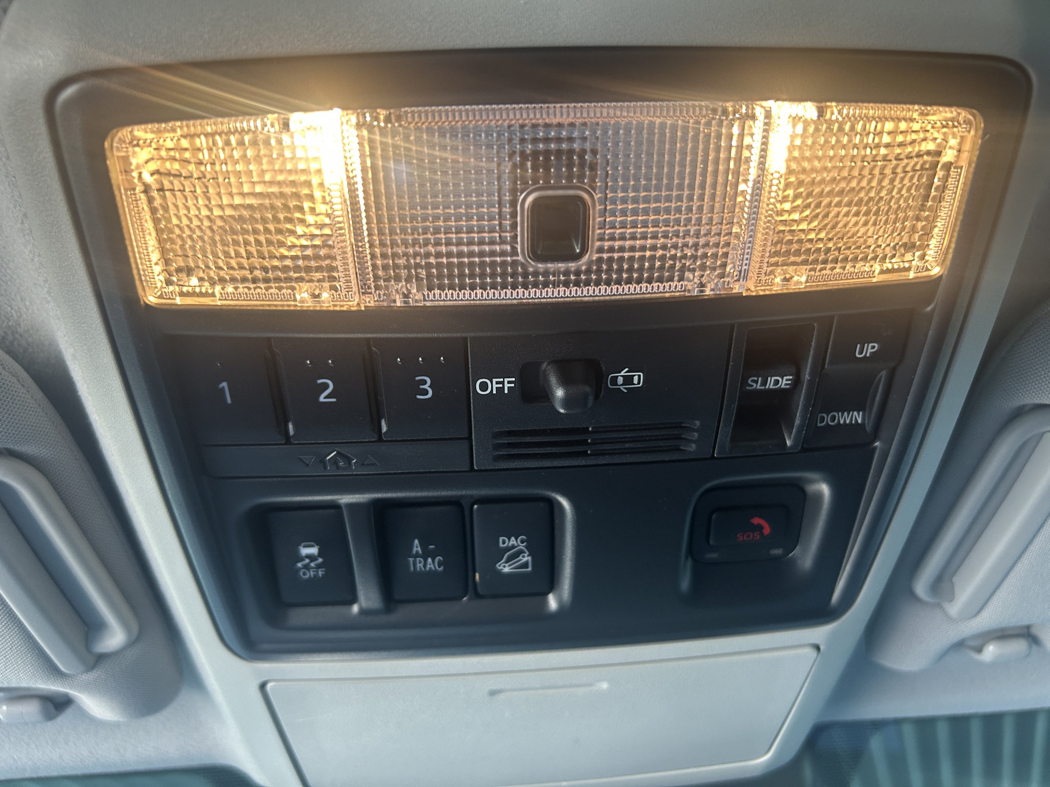 Used 2020 Toyota 4Runner SR5 Premium w/ Moonroof Package AWD/4WD image 20
