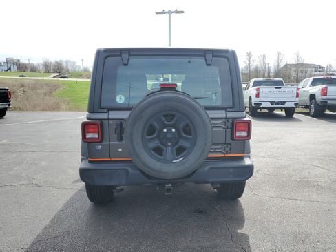 Used 2019 Jeep Wrangler Unlimited Sport image 5