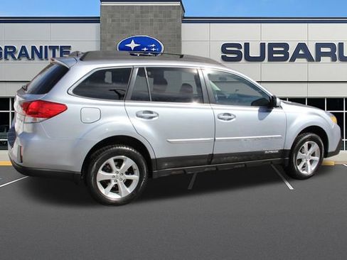 Used 2014 Subaru Outback 2.5i Limited image 9
