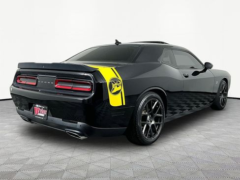 Used 2016 Dodge Challenger R/T Scat Pack RWD image 6