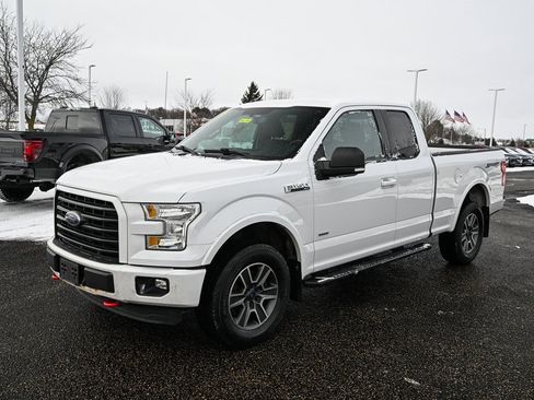 Used 2015 Ford F150 XLT w/ Equipment Group 302A Luxury image 9