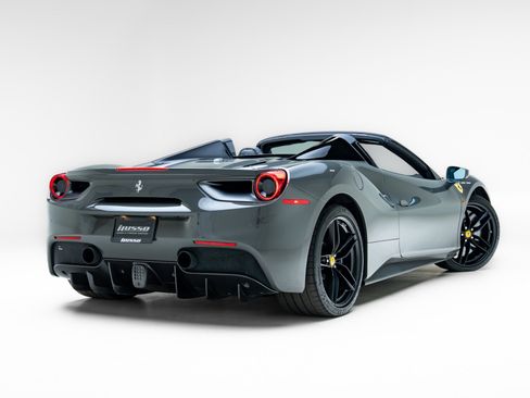 Used 2018 Ferrari 488 Spider RWD image 4