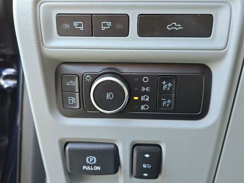 Used 2023 Ford F150 Limited image 20