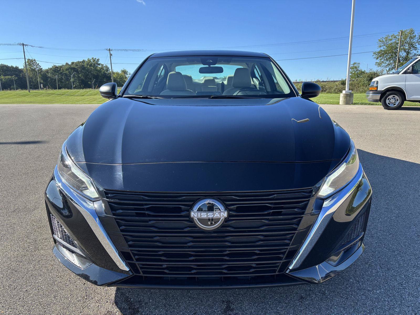 Used 2025 Nissan Altima 2.5 SV FWD image 8