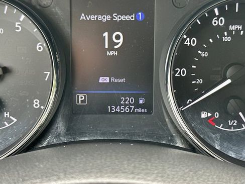 Used 2018 Nissan Rogue SV w/ Premium Package image 29