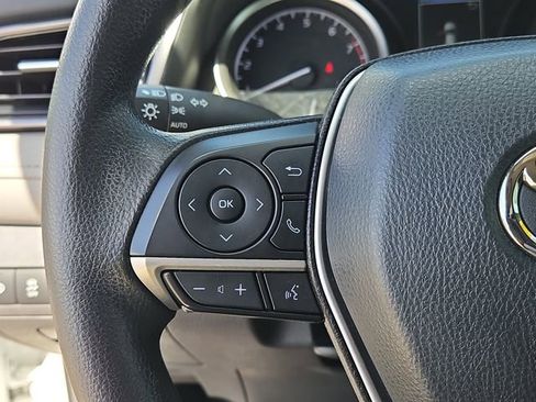 Used 2022 Toyota Camry LE image 21