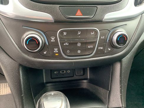 Certified 2019 Chevrolet Equinox LT image 17
