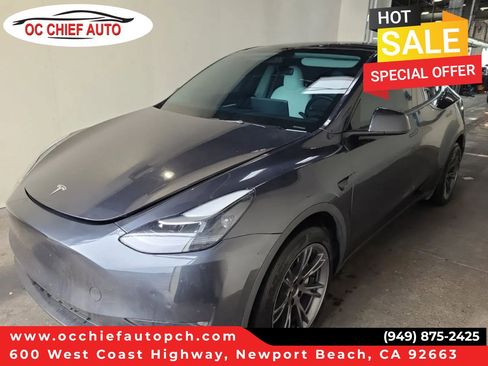 Used 2025 Tesla Model Y Long Range AWD/4WD image 1