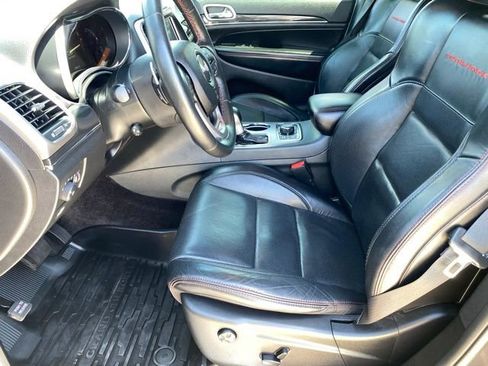 Used 2018 Jeep Grand Cherokee Trailhawk w/ Trailhawk Luxury Group AWD/4WD image 10