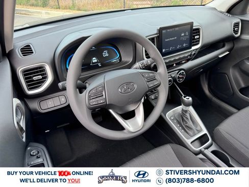 New 2026 Hyundai Venue SE image 3