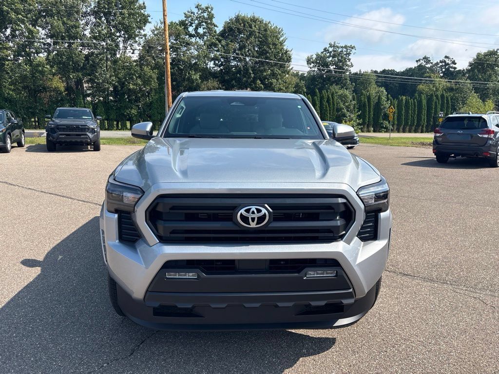 Certified 2026 Toyota Tacoma SR5 AWD/4WD image 9