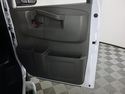 Used 2024 GMC Savana 2500 w/ Driver Convenience Package image 19