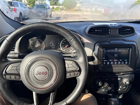 Used 2020 Jeep Renegade Altitude AWD/4WD image 15