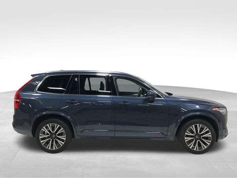 Used 2022 Volvo XC90 T5 Momentum w/ Climate Package AWD/4WD image 4