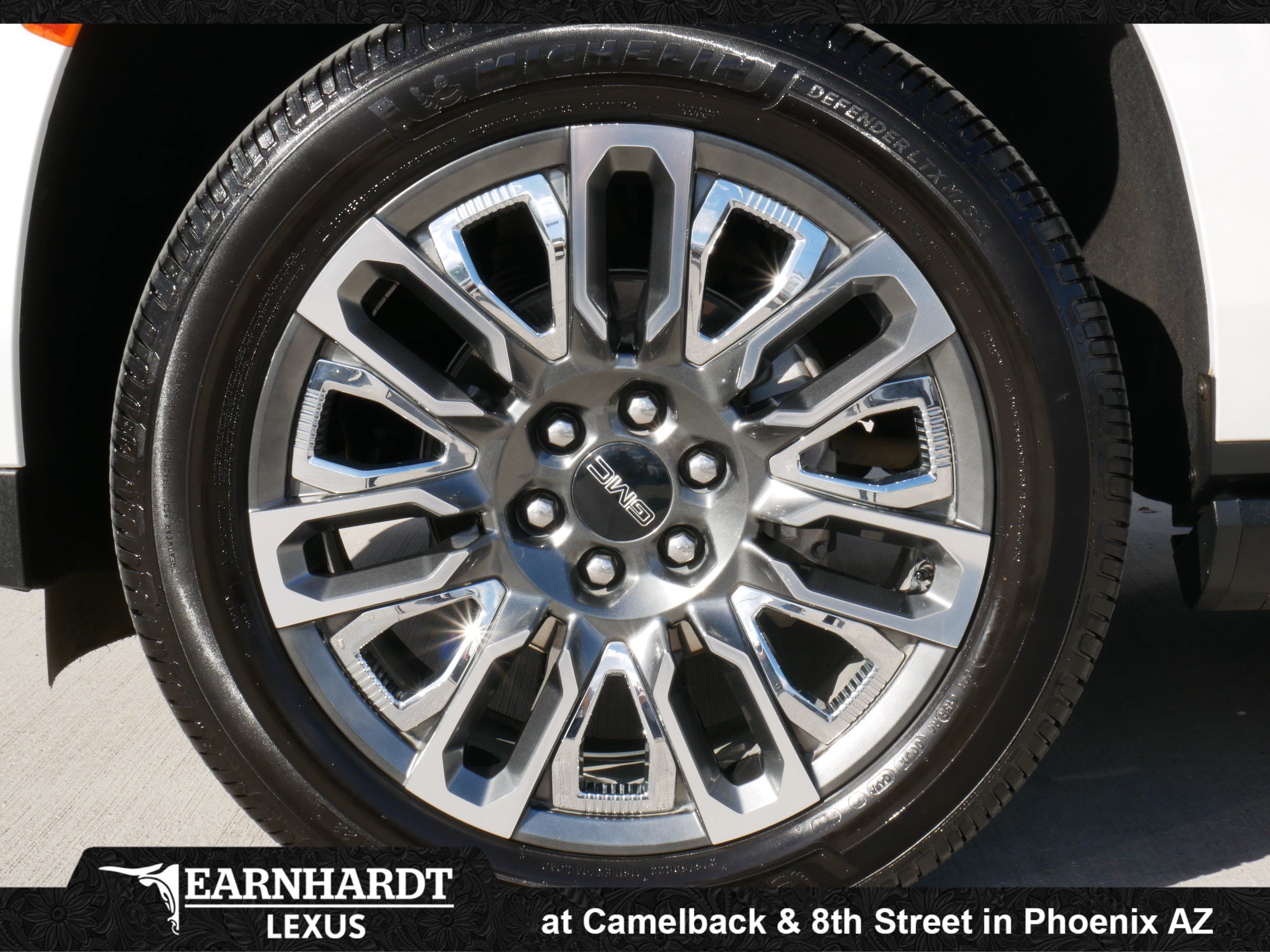 Used 2023 GMC Yukon Denali Ultimate AWD/4WD image 17