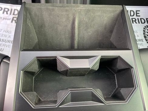 Used 2025 Tesla Cybertruck AWD Crew Cab image 13
