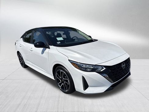 New 2025 Nissan Sentra SR FWD image 3