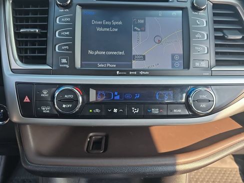Certified 2019 Toyota Highlander Limited Platinum AWD/4WD image 25