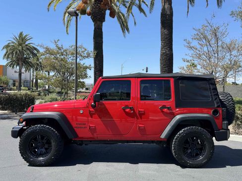 Used 2015 Jeep Wrangler Unlimited Sport w/ Quick Order Package 24S AWD/4WD image 13