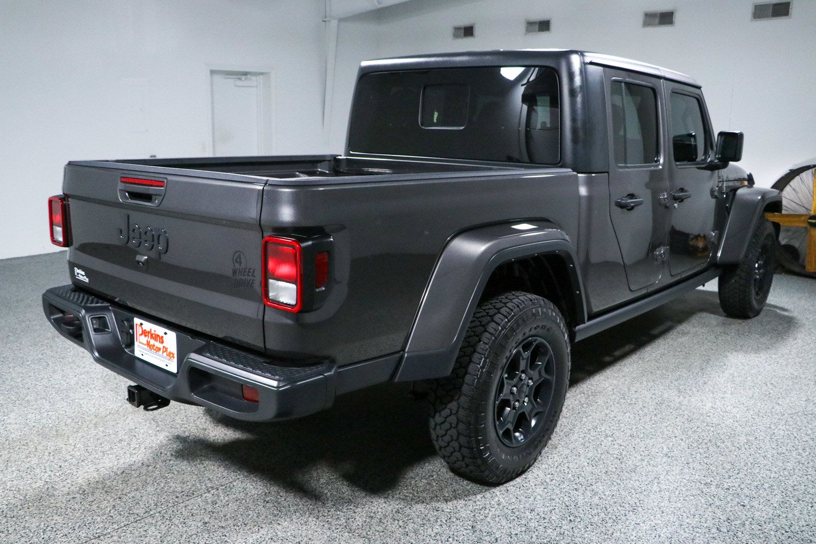 Used 2023 Jeep Gladiator Sport AWD/4WD image 7