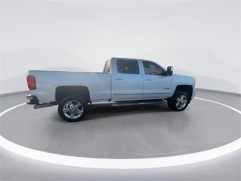 Used 2019 Chevrolet Silverado 2500 High Country w/ Duramax Plus Package image 9