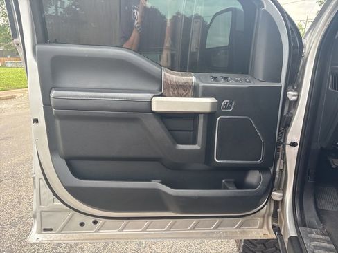 Used 2019 Ford F250 Lariat w/ Tow Technology Bundle AWD/4WD image 10