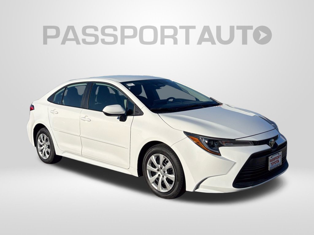 Used 2025 Toyota Corolla LE FWD image 11