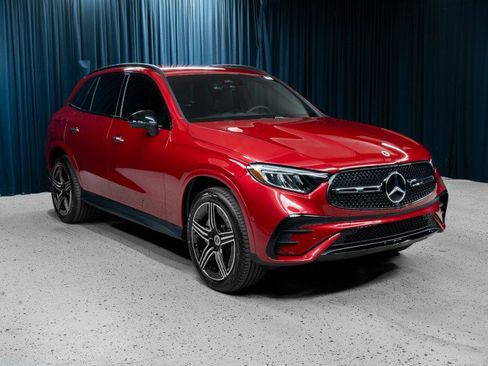 New 2025 Mercedes-Benz GLC 300 image 3