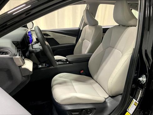 Certified 2025 Toyota Camry XLE w/ Premium Plus Package image 25