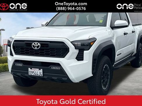Used 2025 Toyota Tacoma TRD Off-Road AWD/4WD image 1