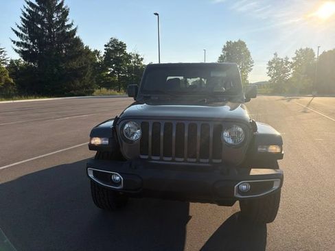 Used 2022 Jeep Gladiator Sport AWD/4WD image 8