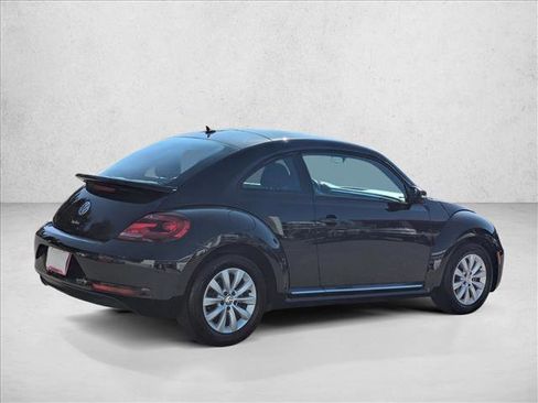 Used 2019 Volkswagen Beetle 2.0T image 5