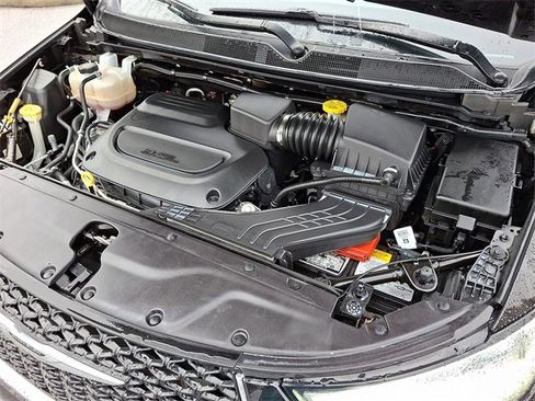 Used 2024 Chrysler Pacifica Touring-L image 28