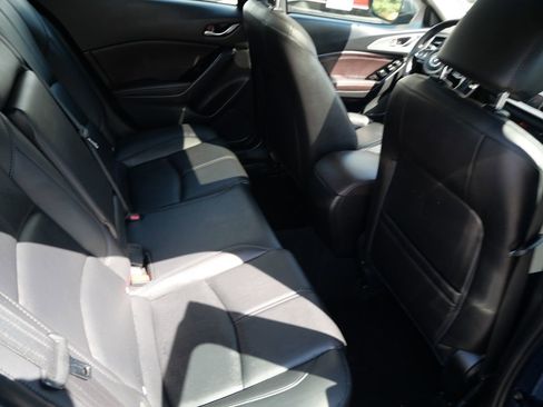 Used 2018 MAZDA MAZDA3 Touring FWD image 22