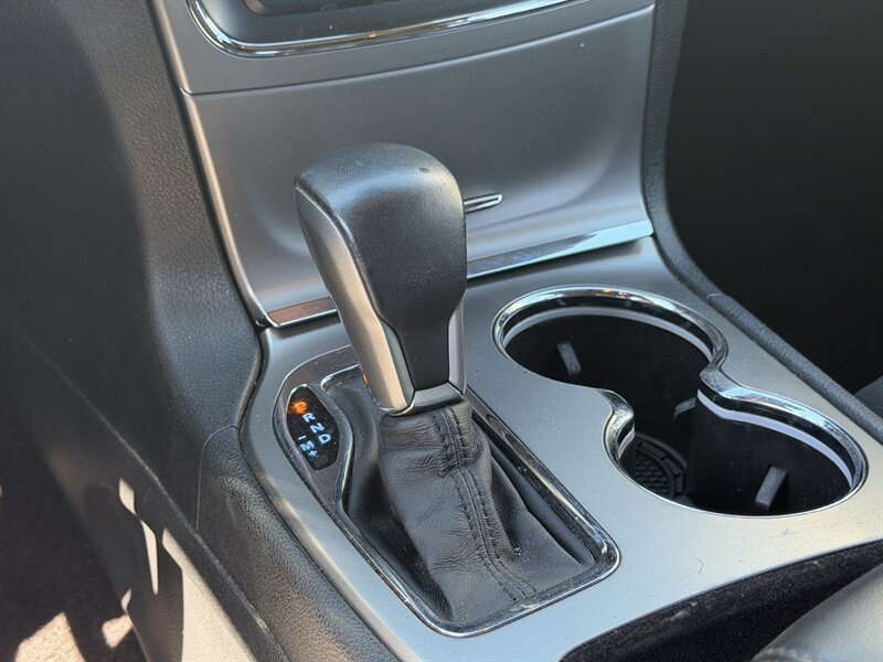 Used 2018 Jeep Grand Cherokee Laredo RWD image 18